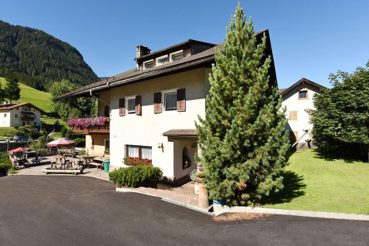Hotel Garni Vanadis Ortisei Kültér fotó