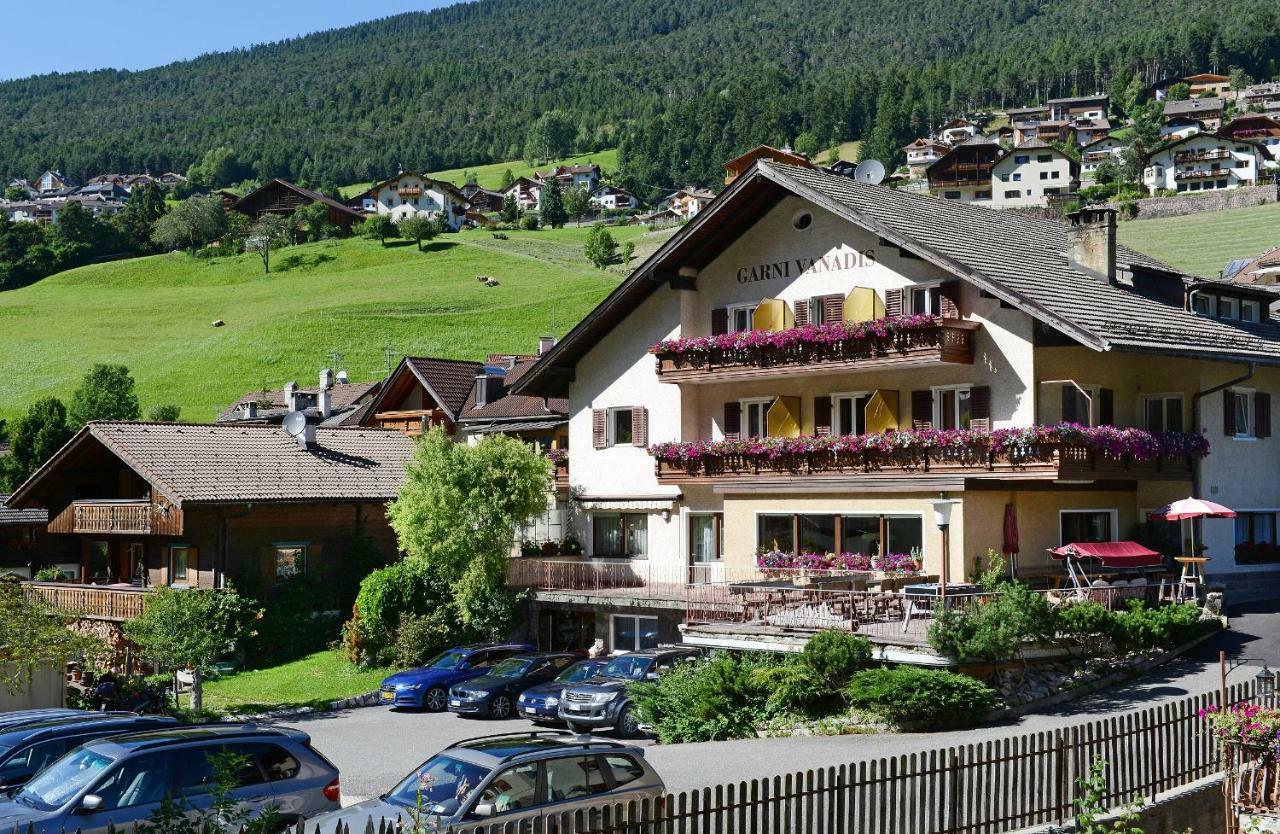 Hotel Garni Vanadis Ortisei Kültér fotó