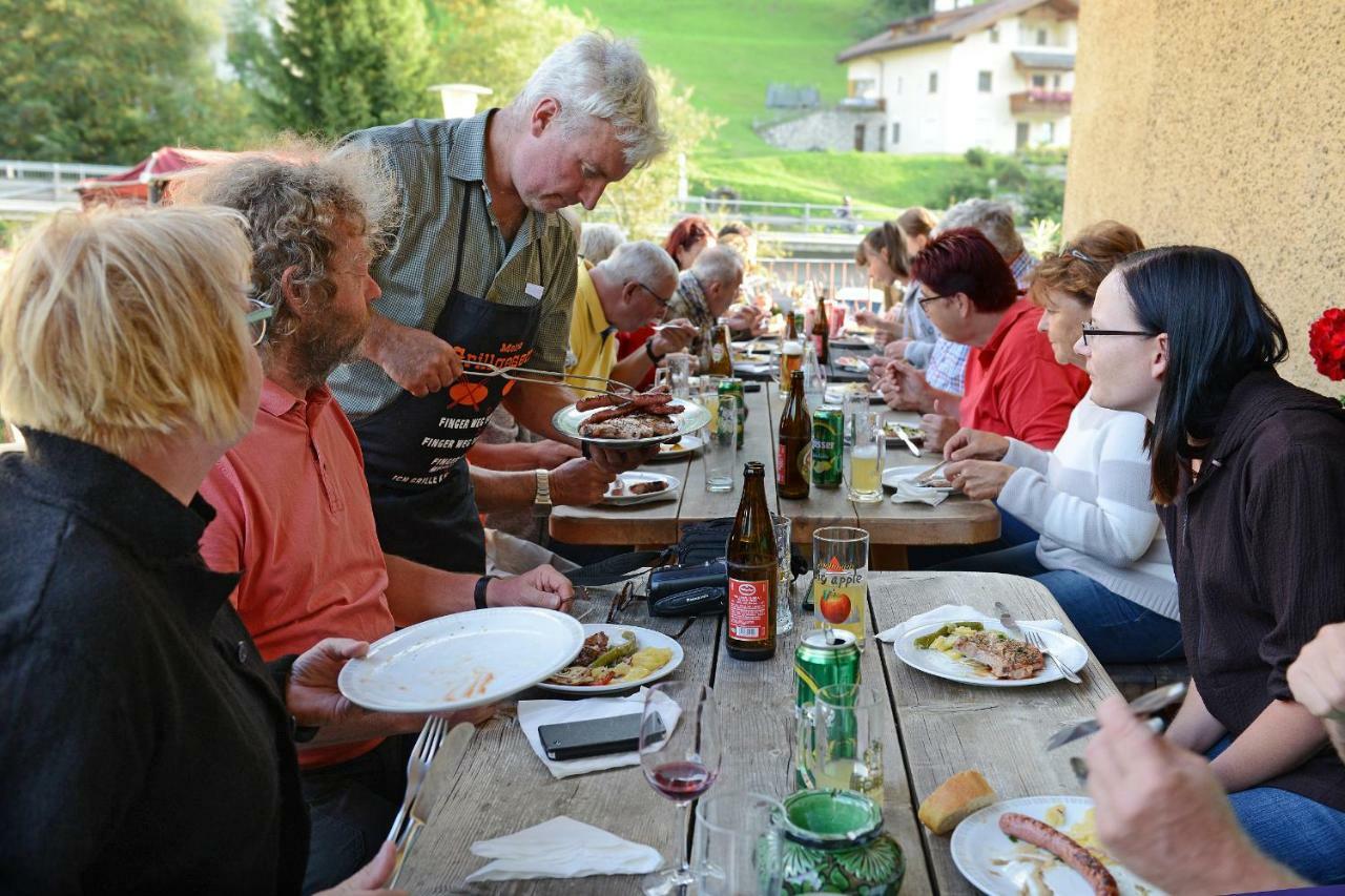 Hotel Garni Vanadis Ortisei Kültér fotó